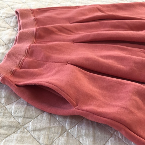 Uniqlo Pleated Pink Skirt | Soft Girl Size 12 - Picture 2 of 5